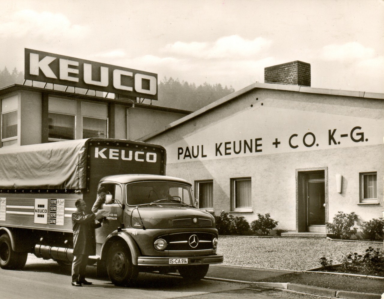 KEUCO alte Fabrik mit LKW