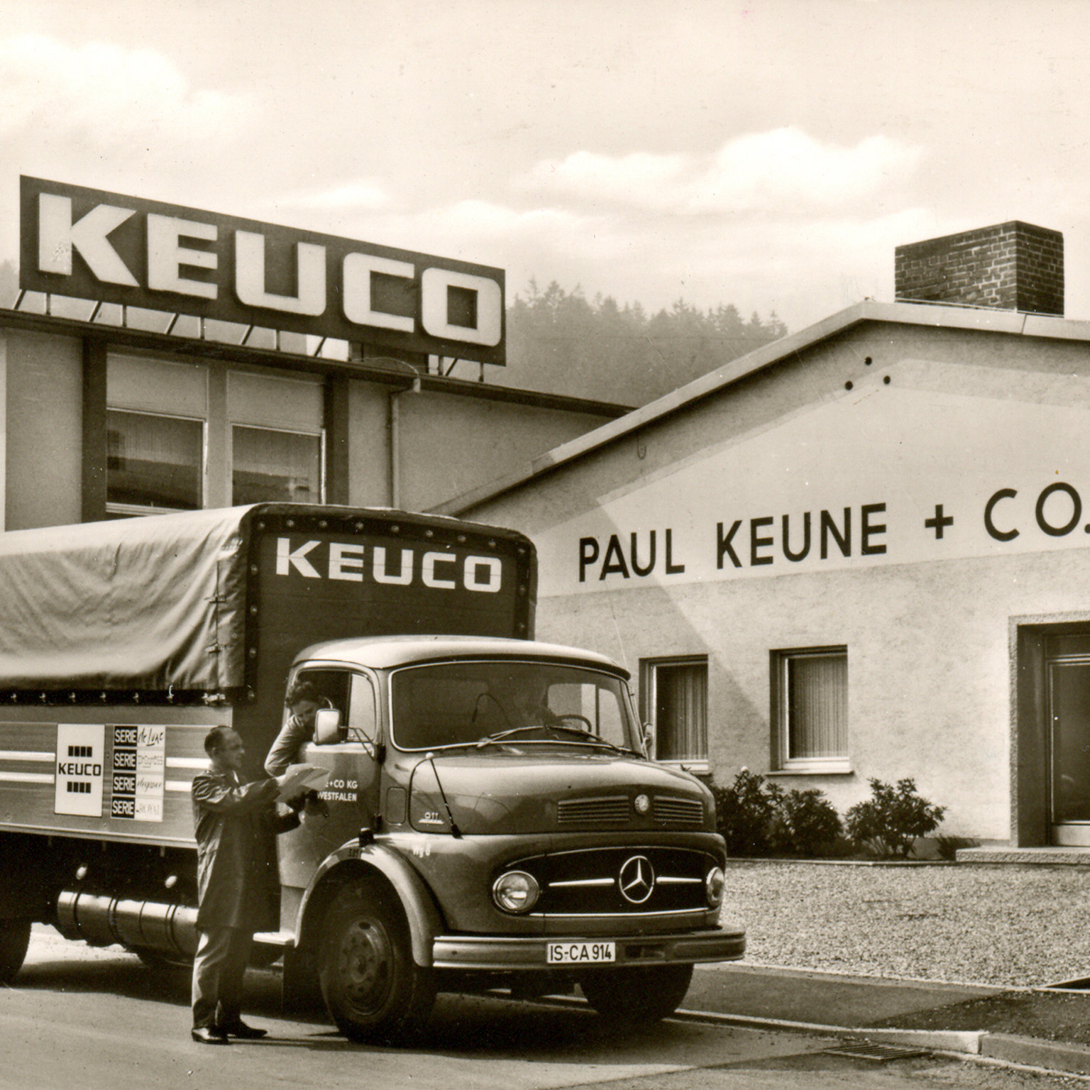 KEUCO alte Fabrik mit LKW