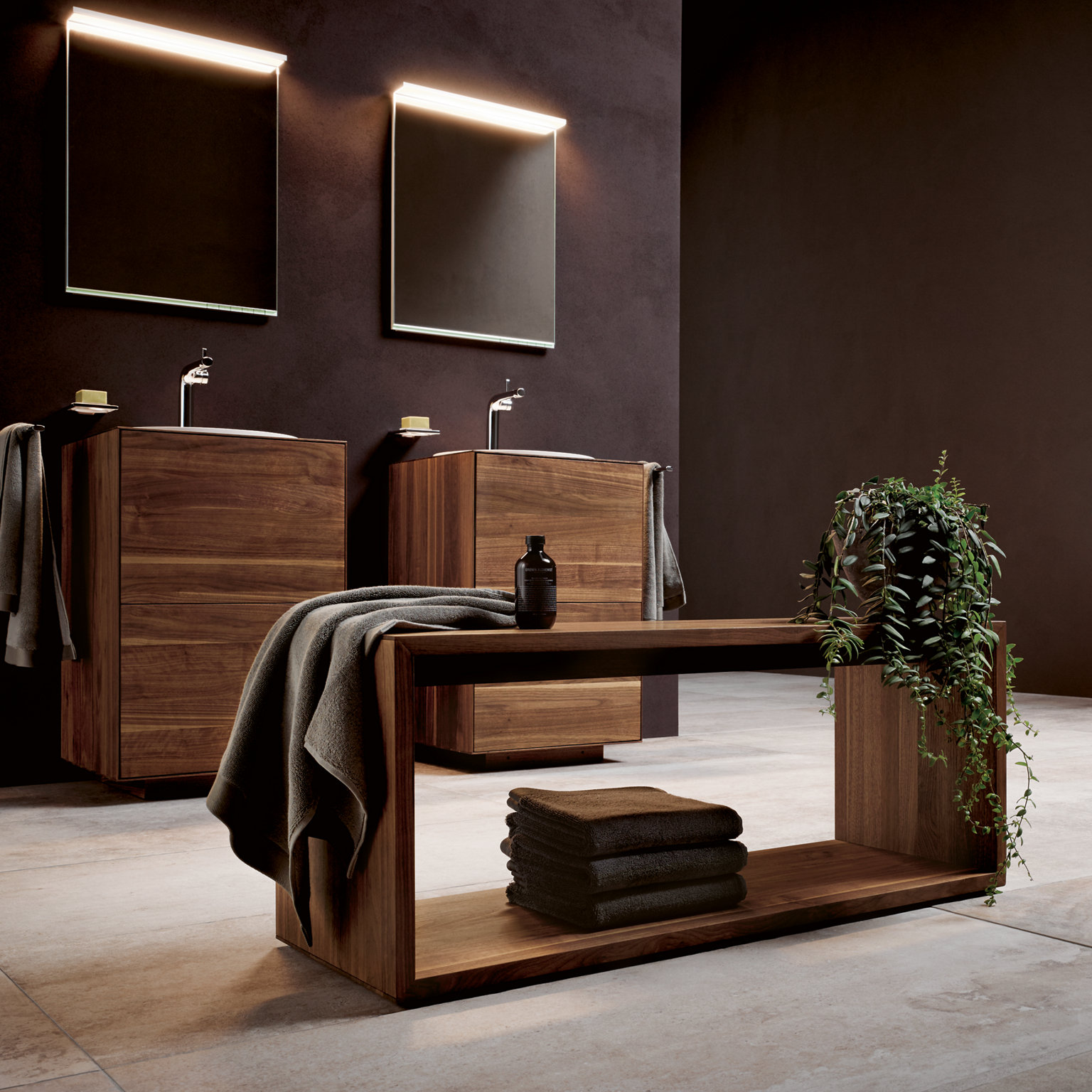 Edition Lignatur Sitzbank und Waschtischunterbau in Nussbaum mit Einhebel-Waschtischmischer, Lichtspiegel und Accessoires der Edition 400