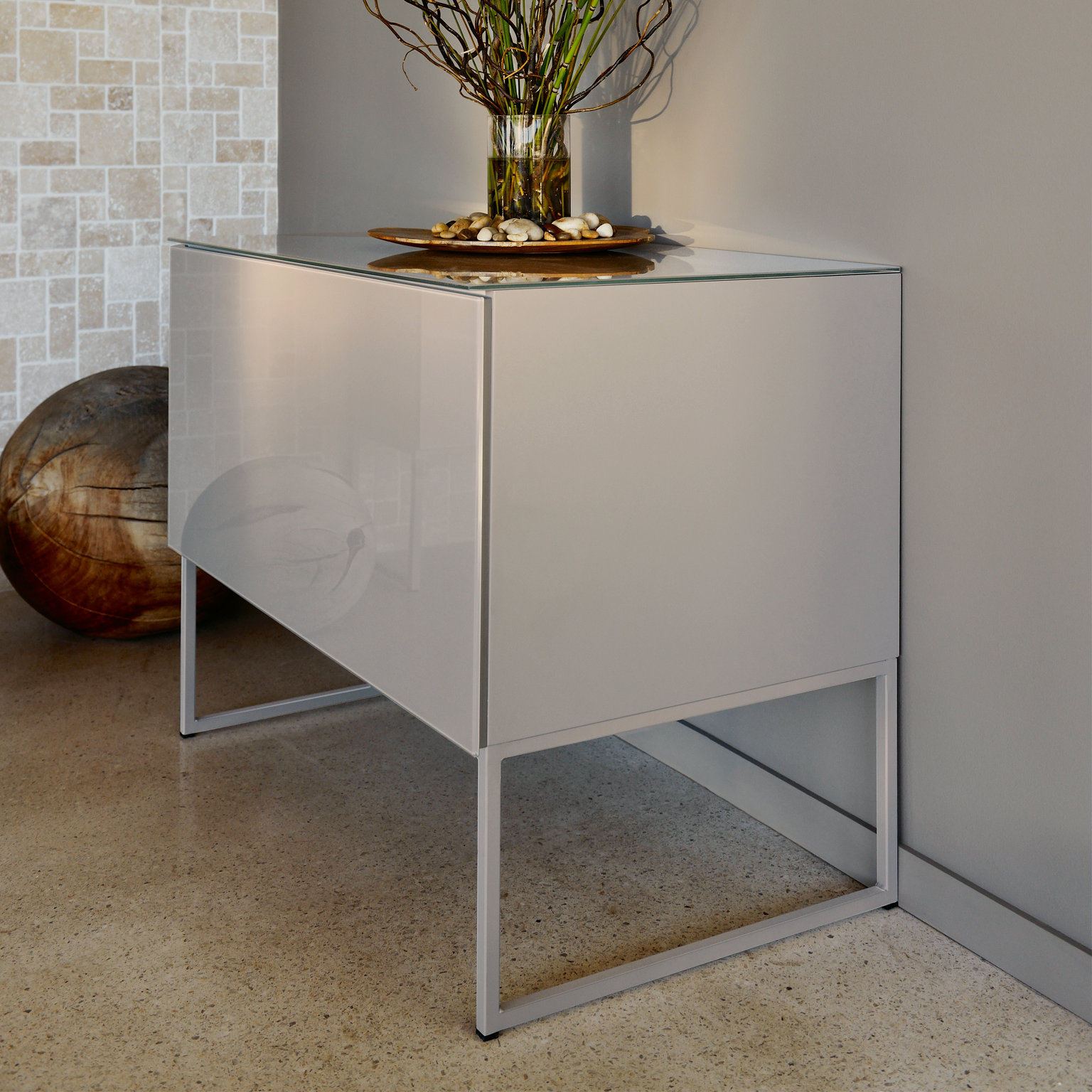 X-Line Sideboard mit Bodengestell in Cashmere