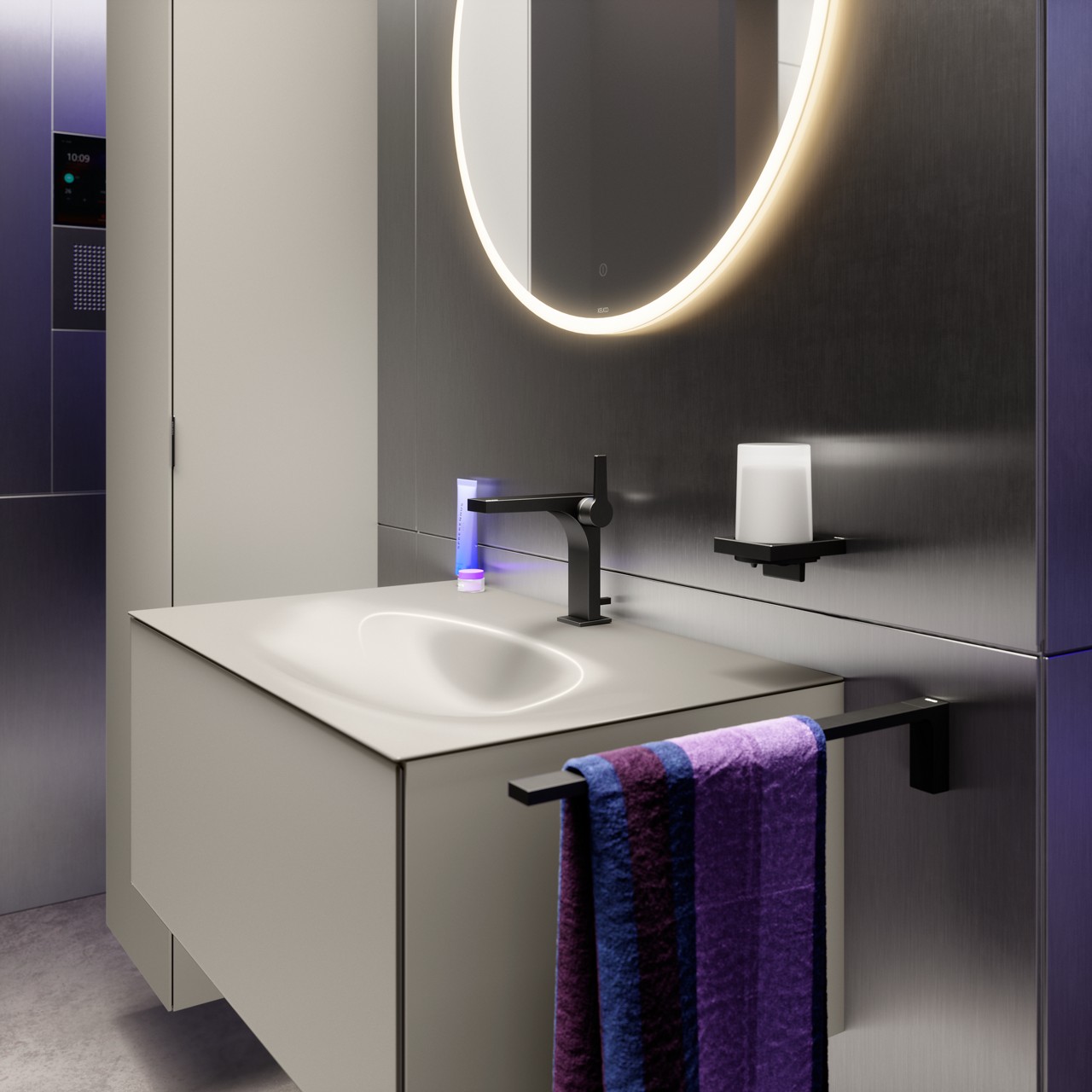EDITION 11 ART Waschtischunterbau und Hochschrank in der Farbe Manhattan mit rundem Lichtspiegel, EDITION 11 Armatur und Accessoires in Titanschwarz gebürstet