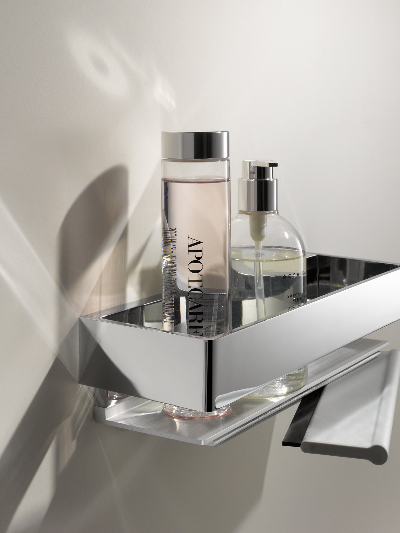 Panier de douche Edition 11 avec essuie-glace et produits de soins corporels