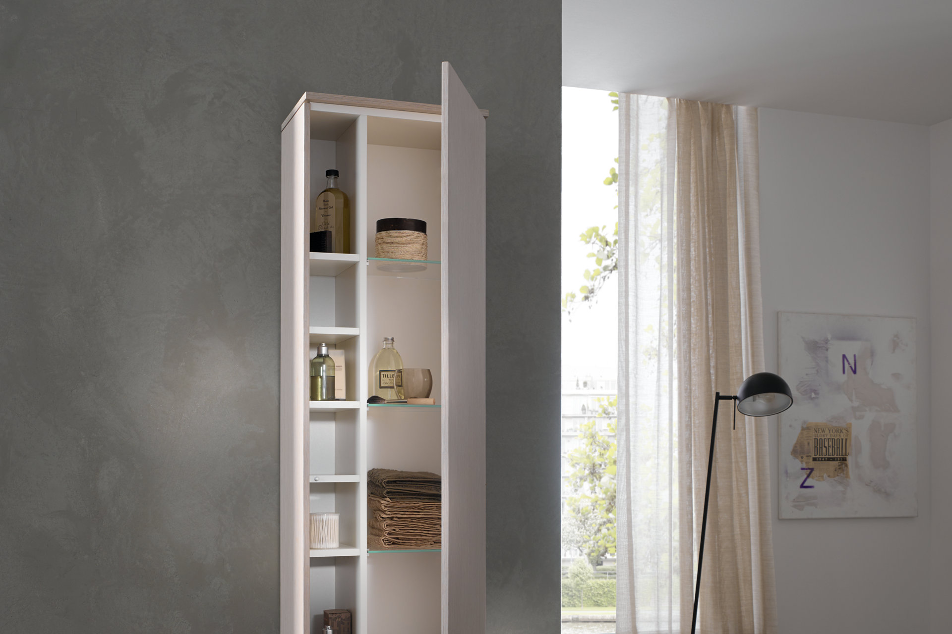 Ansicht auf Innenausstattung des Edition 400 Hochschrank in Cashmere