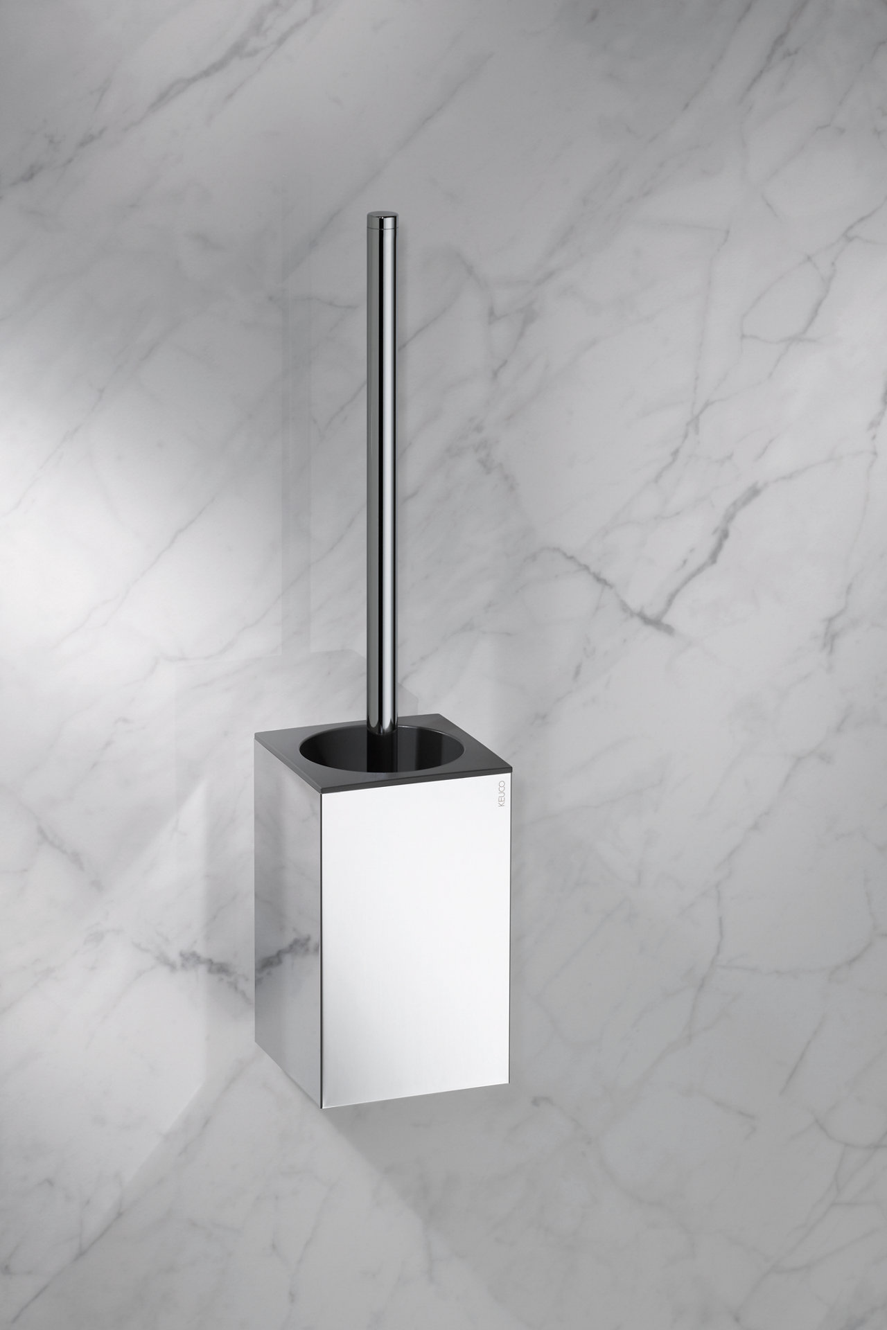 Wall model of the Edition 90 toilet brush set