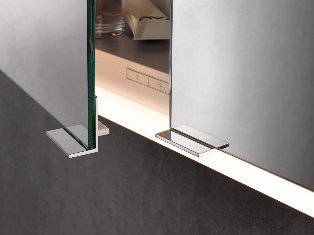Light & mirror - the perfect symbiosis at the washing station