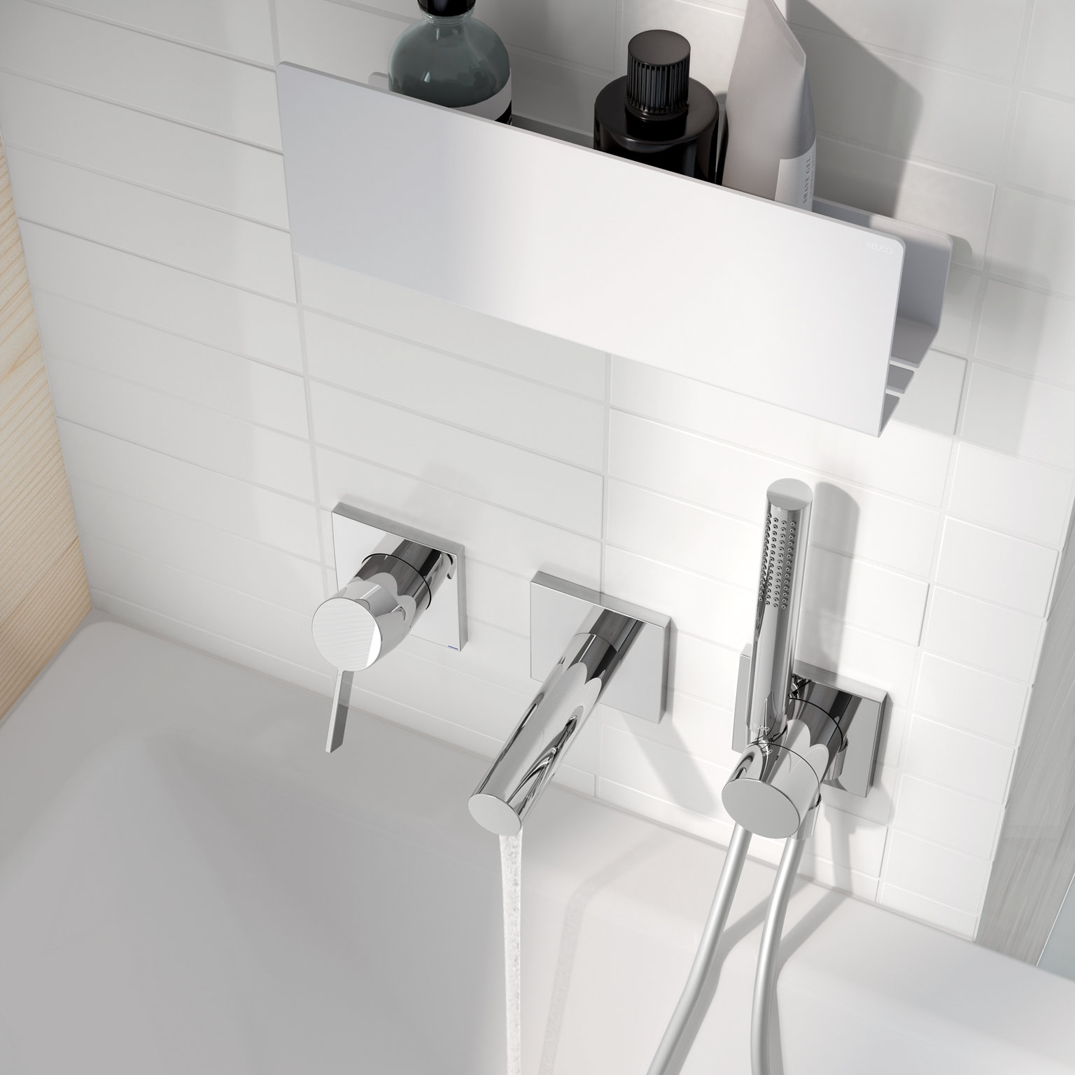 Weiße Duschablage über Einhebelmischer IXMO Pure mit eckiger Rosette, Wanneneinlauf und Absperrventil mit Brausehalter und Stabhandbrause