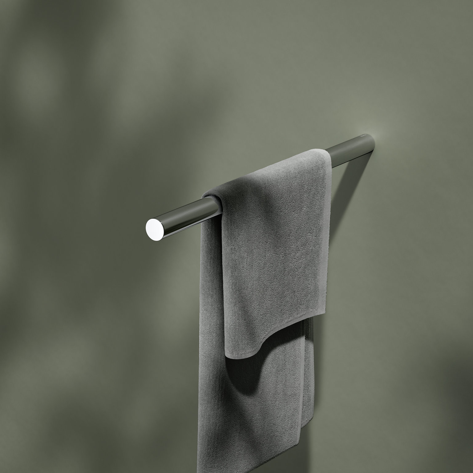 Verchromter Handtuchhalter der Collection Reva in 450 mm Breite mit Handtuch 