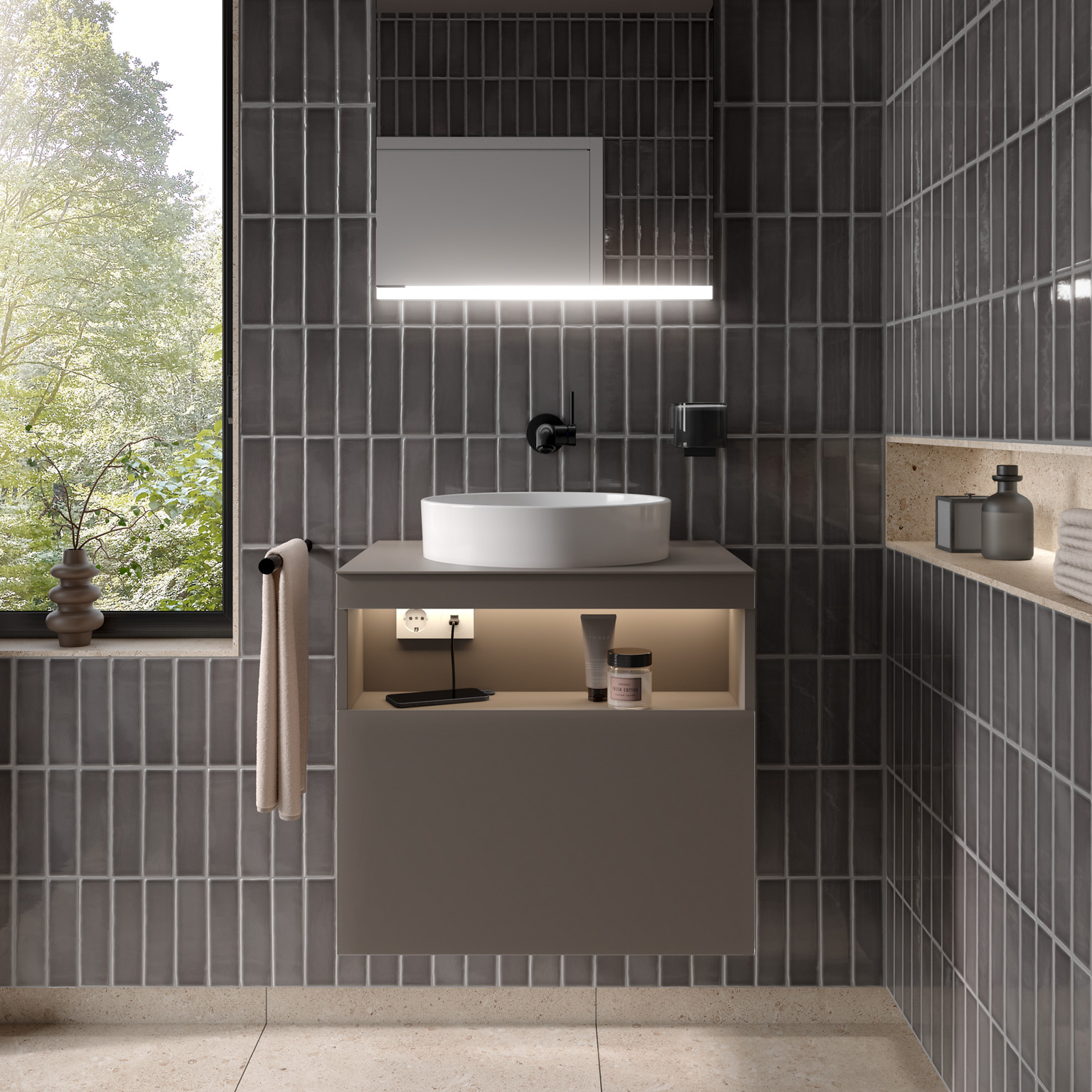 Stageline Keramik-Gästewaschtisch auf Waschtischunterbau in Inox mit schwarzen Reva Accessoires und Royal Modular Einbau-Spiegelschrank