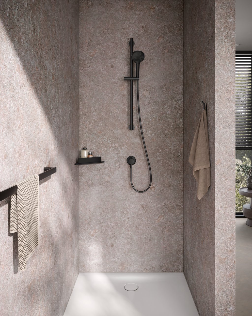 IXMO_solo und Aveno Accessoires in der Dusche in schwarz matt