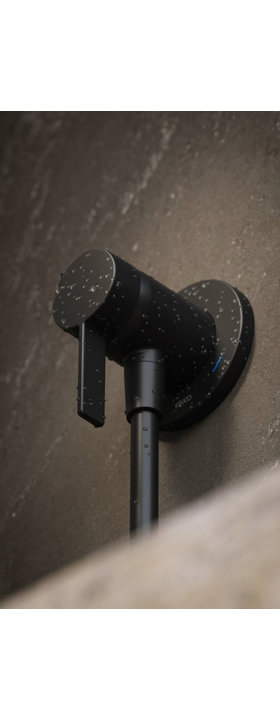 IXMO_solo single lever mixer for the shower in matt black