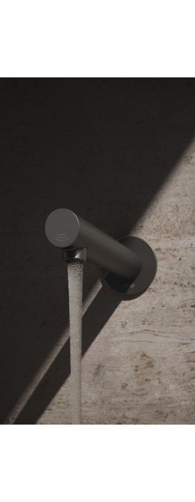 IXMO wall outlet fitting with sensor 