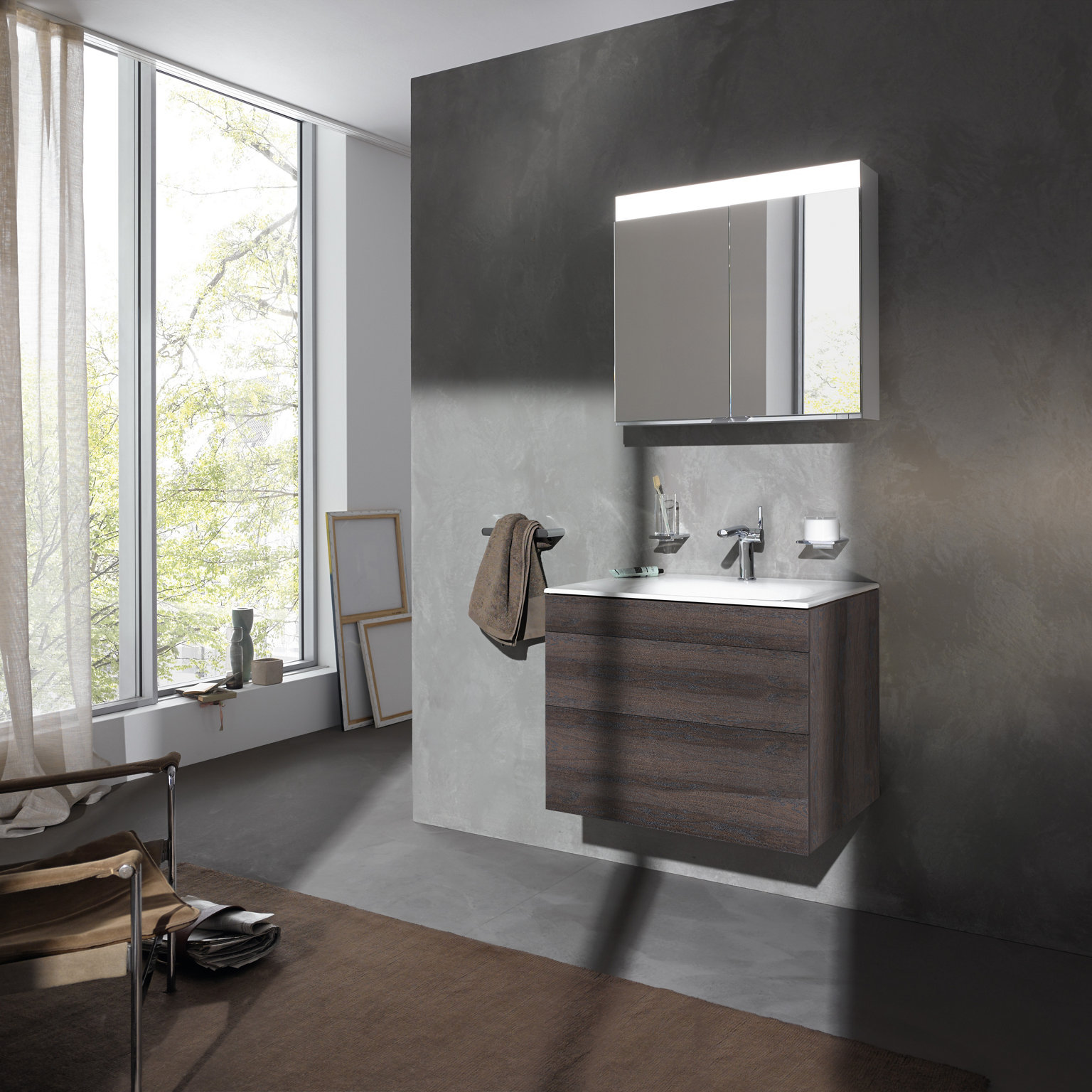 Edition 400 Waschtischunterbau in Eiche Anthrazit Furnier mit Spiegelschrank und Accessoires der Edition 400