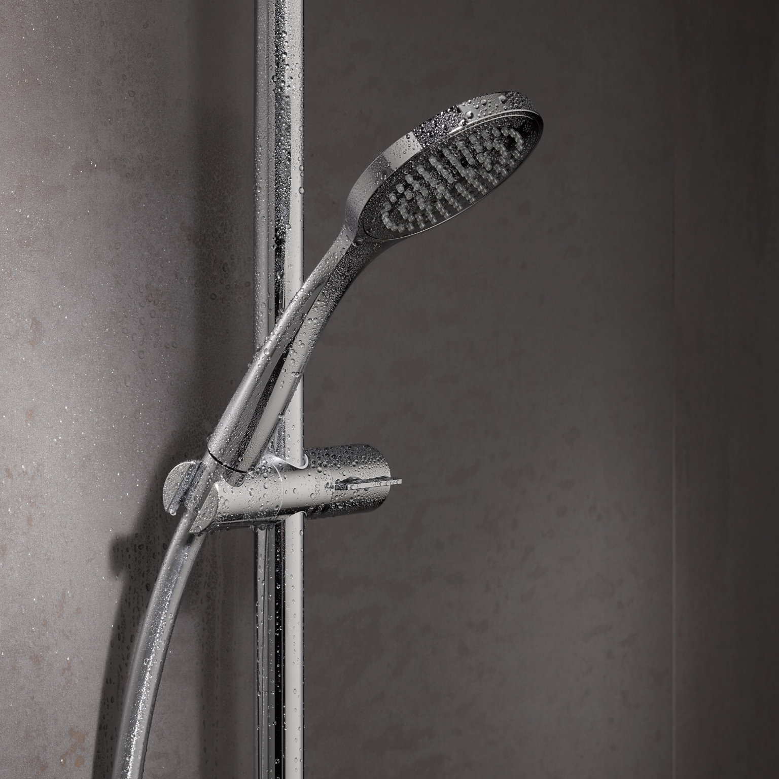 Wassertropfen auf IXMO Brausestange mit Brauseschieber und Handbrause