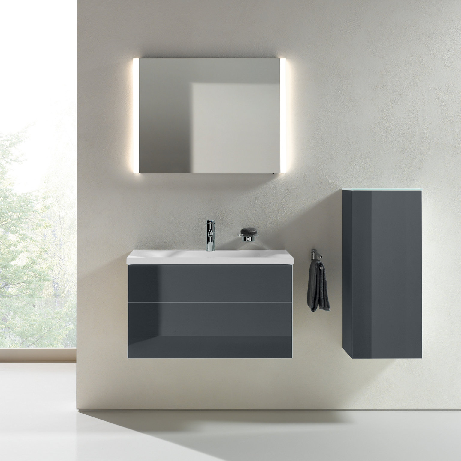 Royal Reflex Möbel in Anthrazit mit Plan Accessoires und Armatur