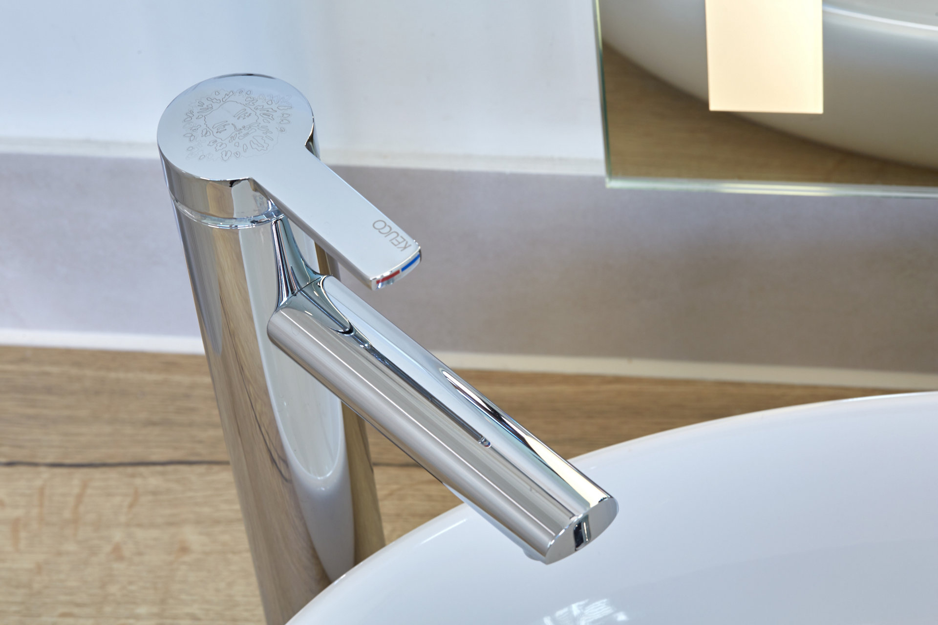 PLAN Blue Waschtischarmatur mit Arborea Logo-Gravur