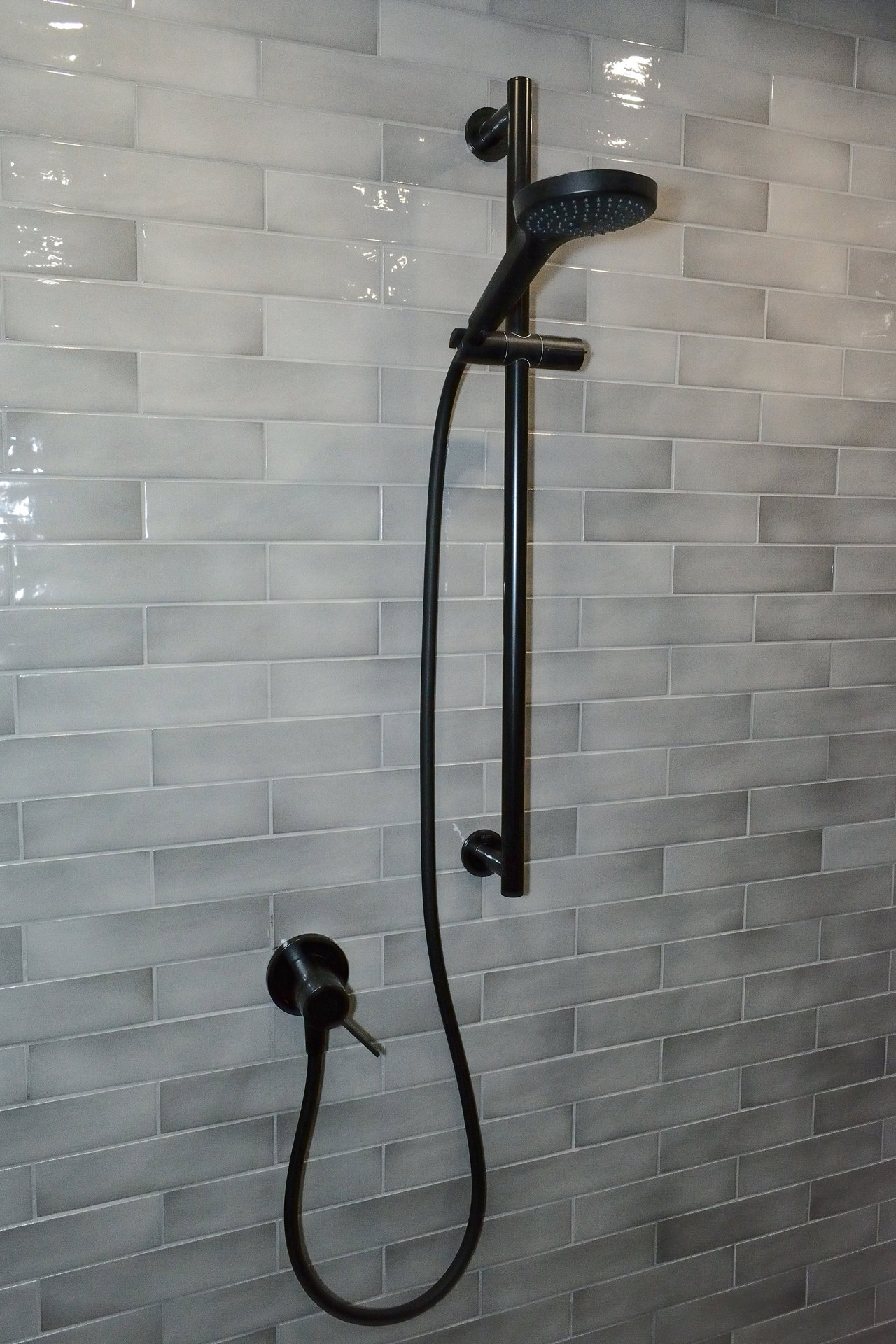 IXMO_solo shower application in matt black in Rheine private house Copyright Jörg Gockeln