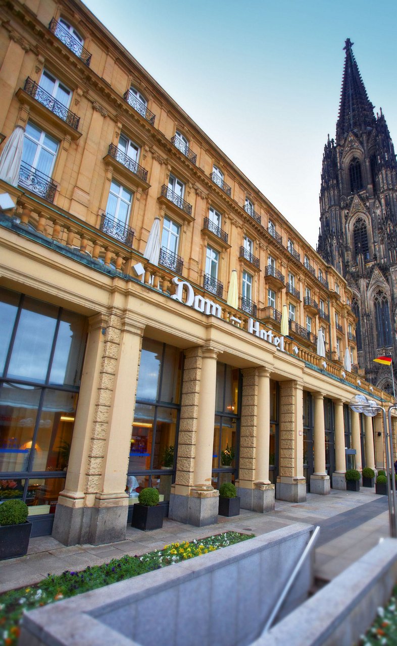 Außenansicht Domhotel in Köln