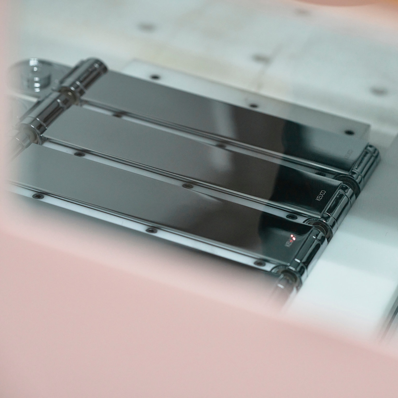 Detailed view of iLook_move fastening