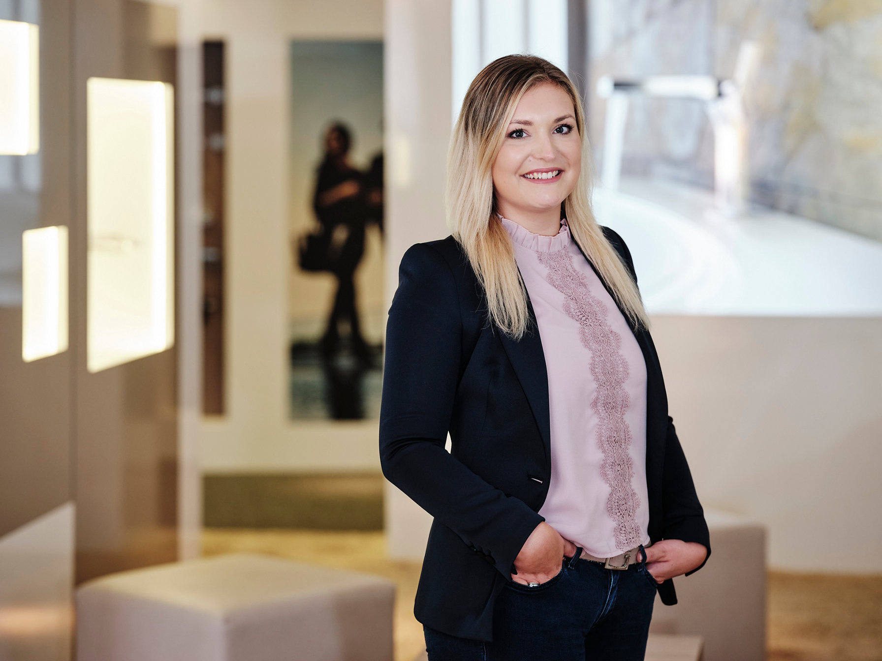 Portrait Chantel Pertschy seitlich
