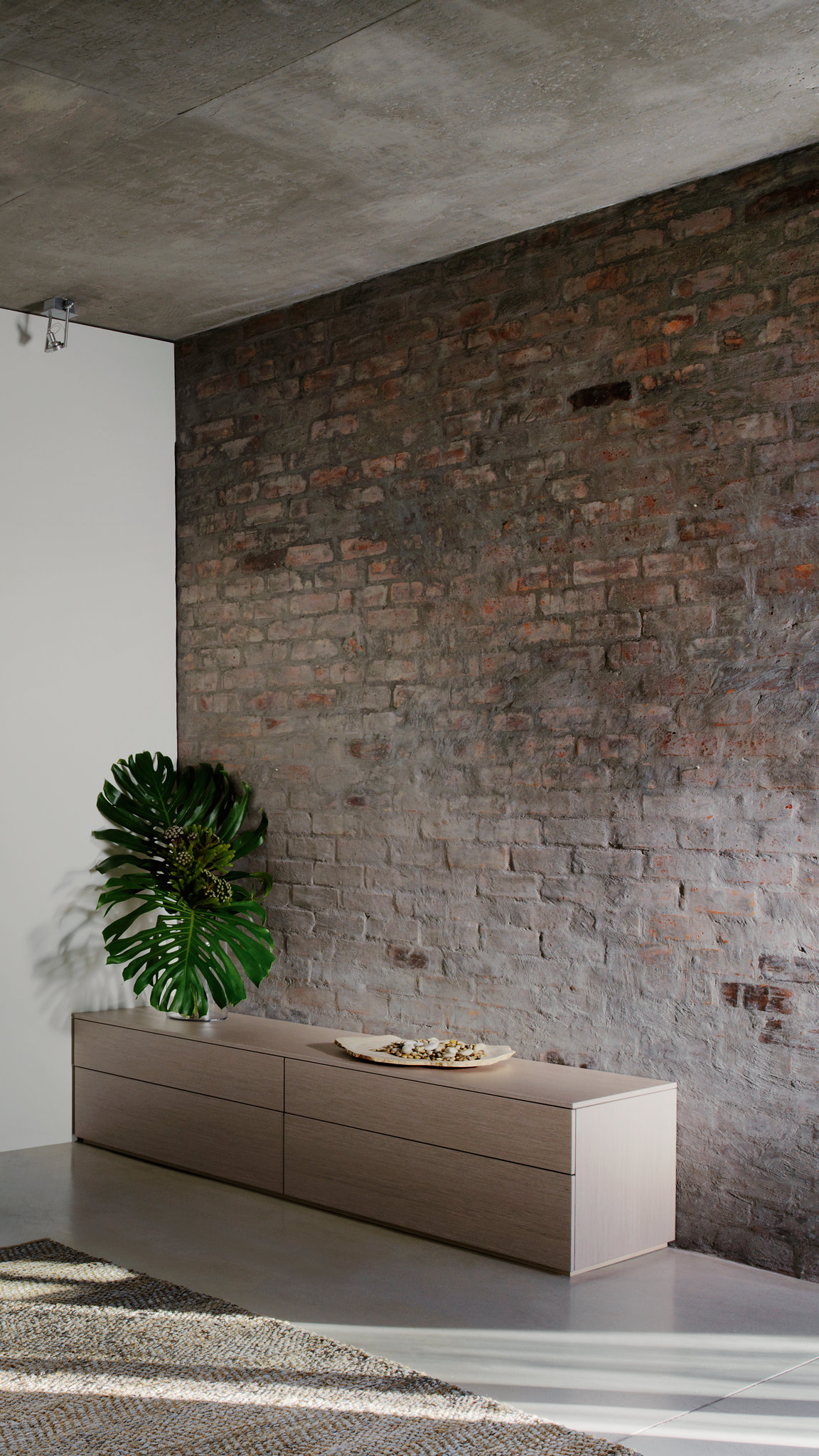 Edition 400 Waschplatz mit Lichtspiegel und Sideboard in Cashmere